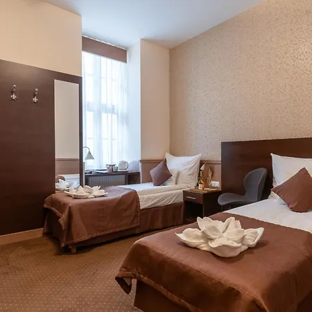 Central Hotel 21-2